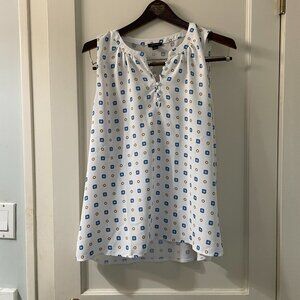 Ann Taylor Geometric Dots Split neck shell Size Medium